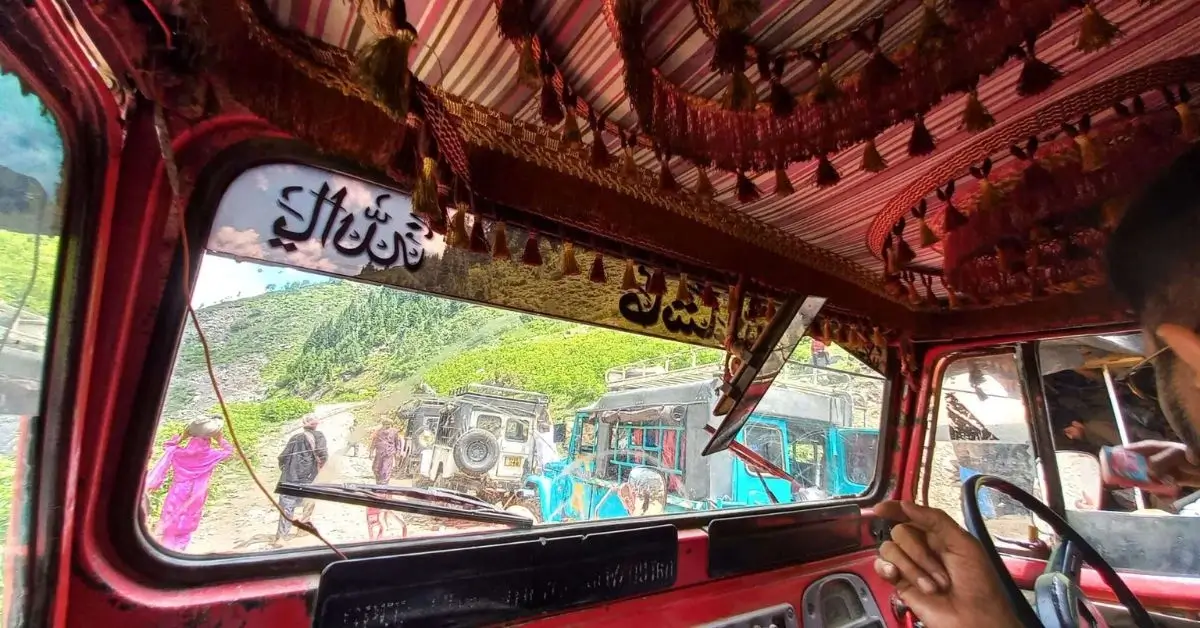 jeep ride in kashmir
