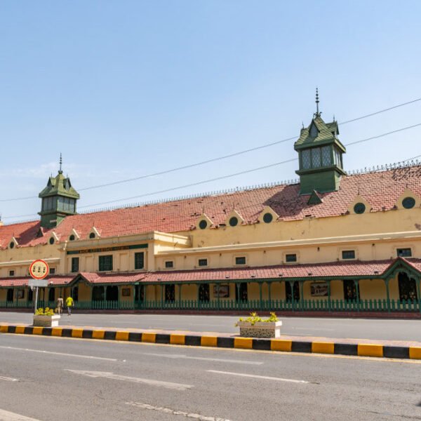 British Colonial Architecture Lahore City Tour