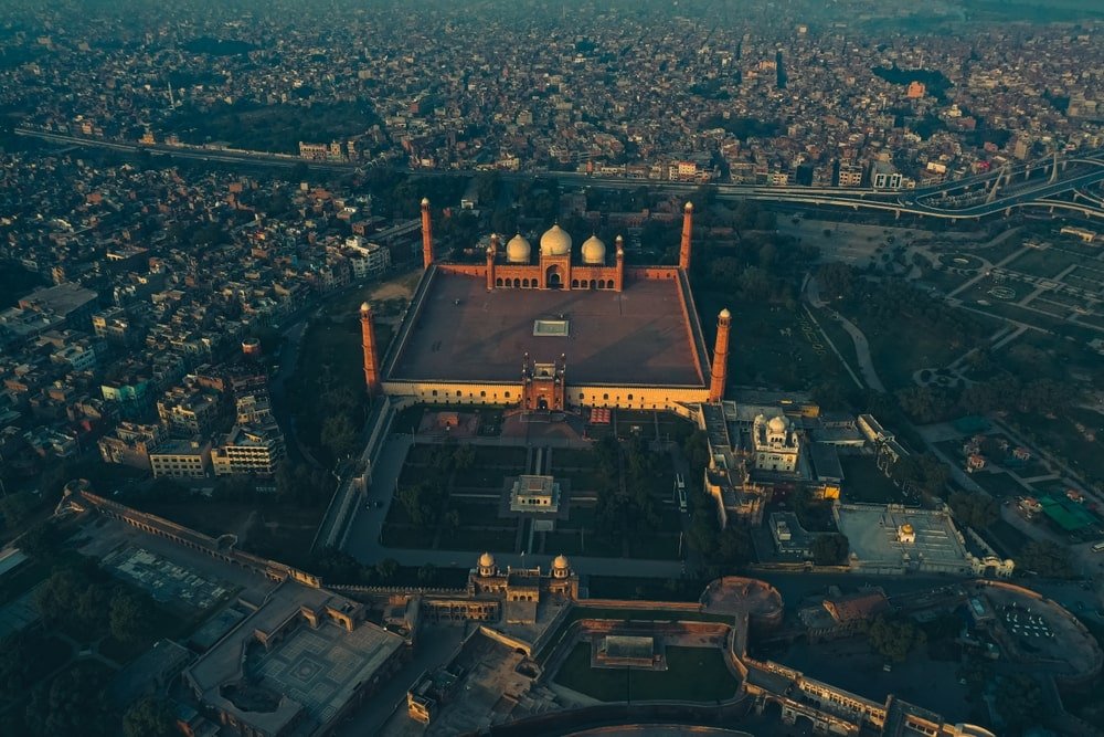 Badshahi Masjid Lahore - WALKING TOUR OF OLD LAHORE CITY