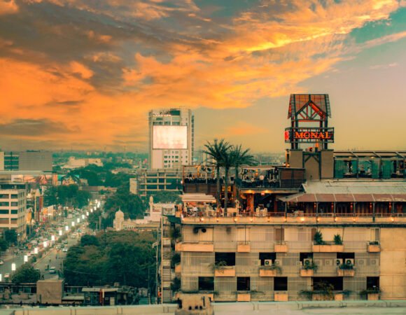 Modern Day Lahore City Tour Package