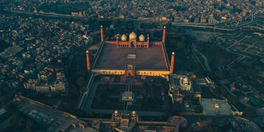 Badshahi Masjid Lahore - WALKING TOUR OF OLD LAHORE CITY